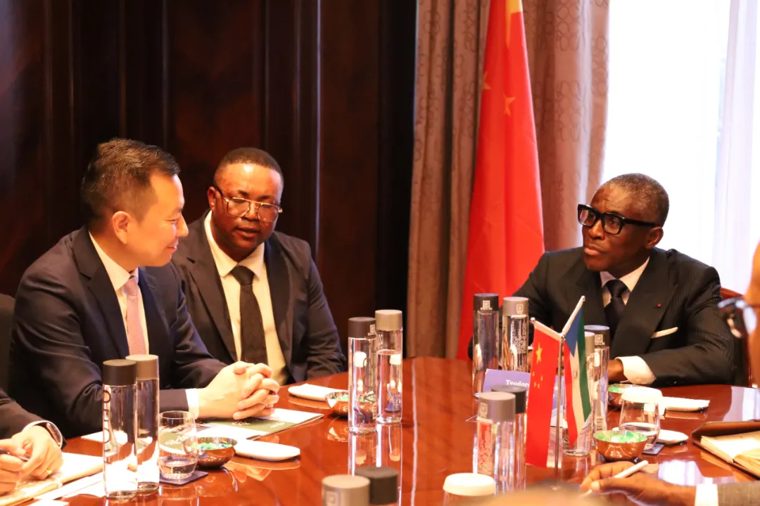 赤道几内亚共和国访华代表与尊龙时凯股份深入探讨产业协同发展